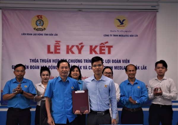 Công ty TNHH MEDLATEC Đắk Lắk tặng 80.000 xét nghiệm tầm soát nguy cơ ung thư Gan (AFP) cho đoàn viên công đoàn
