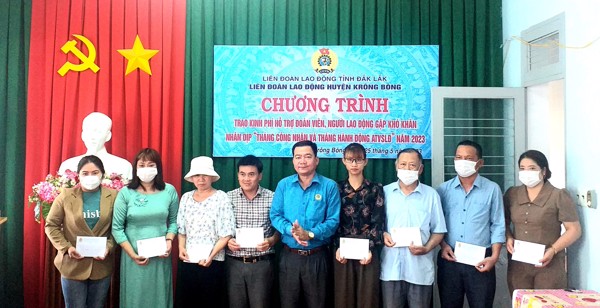 Hỗ trợ đoàn viên, người lao động khó khăn  trong Tháng công nhân tại huyện Krông Bông