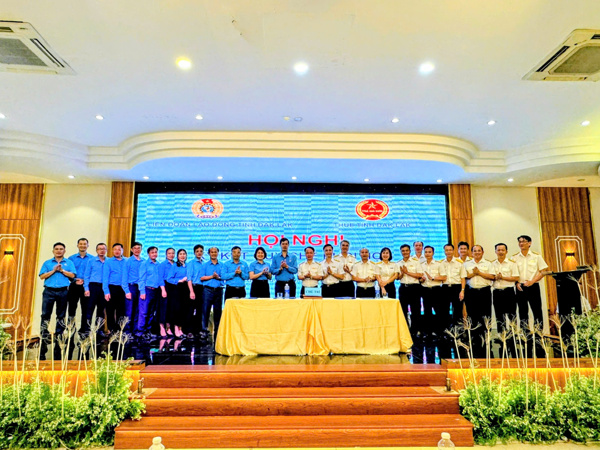 Liên đoàn Lao động tỉnh và Thuế tỉnh ký kết Quy chế phối hợp về thu kinh phí công đoàn