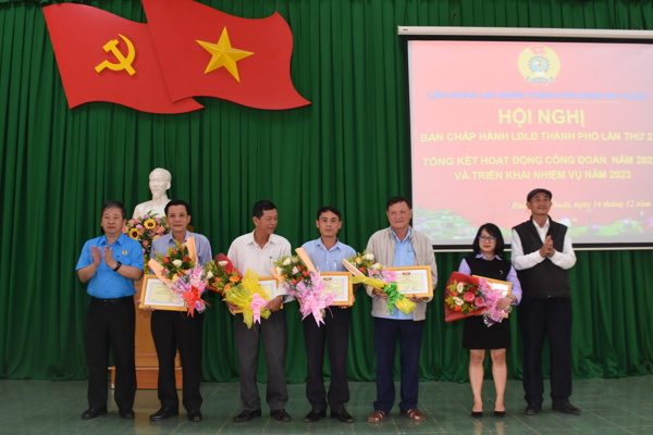 Liên đoàn lao động Buôn Ma Thuột  kết nạp 1.333 đoàn viên công đoàn  