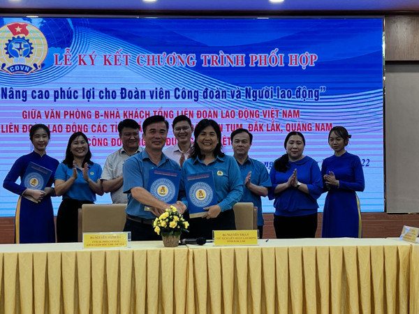 Liên đoàn Lao động tỉnh ký Chương trình phối hợp với Văn phòng B – Tổng Liên đoàn