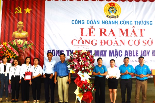 Công đoàn ngành Công thương thành lập công đoàn cơ sở, kết nạp 767 CNLĐ vào tổ chức công đoàn