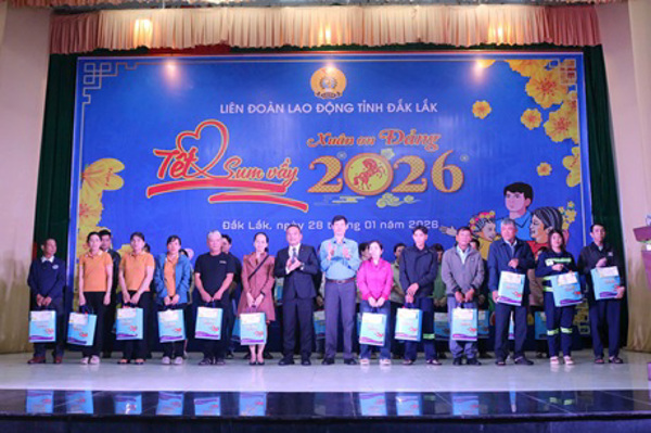 Liên đoàn Lao động tỉnh ban hành Kế hoạch triển khai tổ chức các hoạt động Tháng Công nhân năm 2026 với chủ đề “Công nhân Việt Nam: Đổi mới sáng tạo, nâng cao năng suất lao động”.