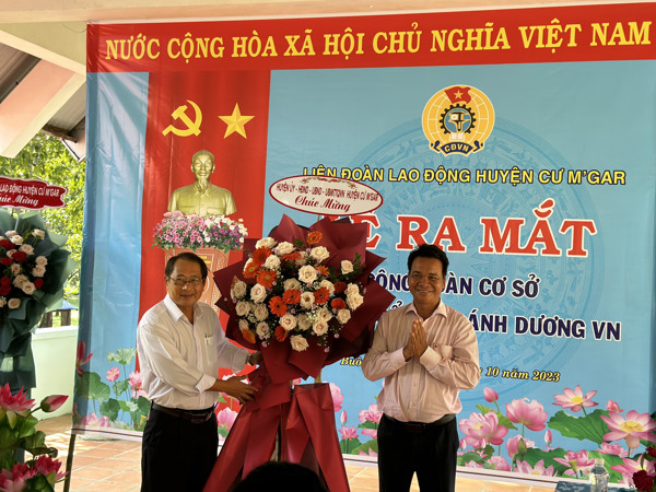 Liên đoàn Lao động Cư M’gar thành lập  CĐCS Công ty cổ phần Ánh Dương VN 