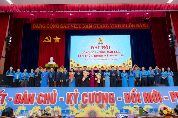 Công đoàn Đắk Lắk: Thích ứng nhanh, đồng hành tốt hơn  cùng người lao động