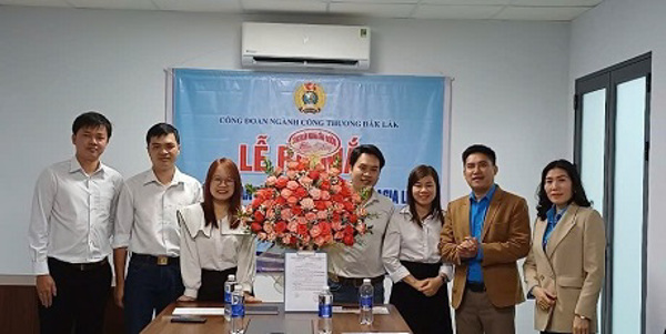 Công đoàn ngành Công Thương tỉnh Đắk Lắk thành lập mới 04 Công đoàn cơ sở, kết nạp tăng thêm 1.579 đoàn viên  trong năm 2024
