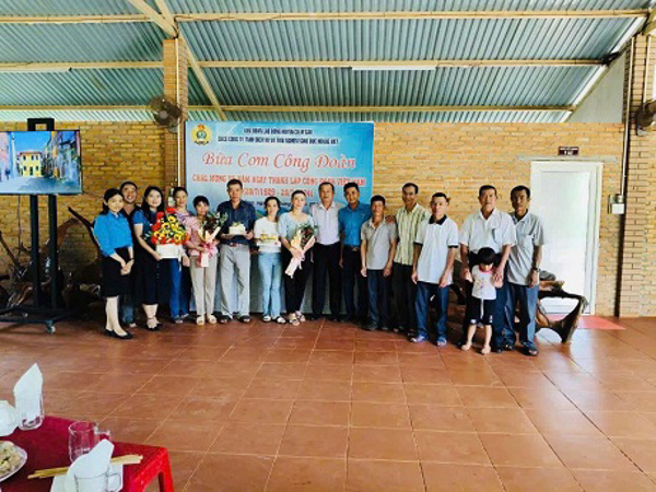 Công đoàn Cơ sở Công ty TNHH dịch vụ và trải nghiệm giáo dục Hoàng Việt tổ chức “Bữa cơm Công đoàn”