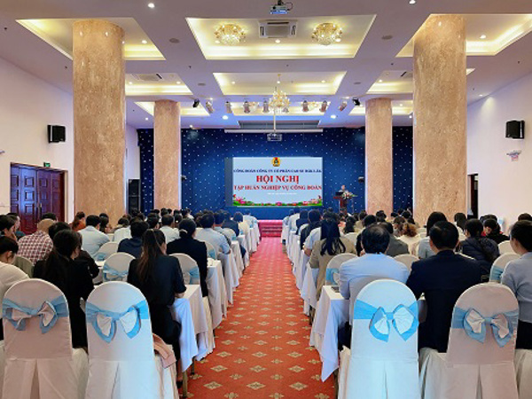 Hơn 130 đại biểu các cấp Công đoàn Công ty cổ phần cao su Đắk Lắk dự Hội nghị học tập, quán triệt Nghị quyết Đại hội Công đoàn các cấp nhiệm kỳ 2023-2028 và Tập huấn nghiệp vụ công đoàn năm 2024
