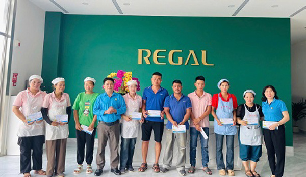Công đoàn ngành Công Thương thăm và tặng 115 suất quà  cho đoàn viên, người lao động trong “Tháng Công nhân” năm 2025 