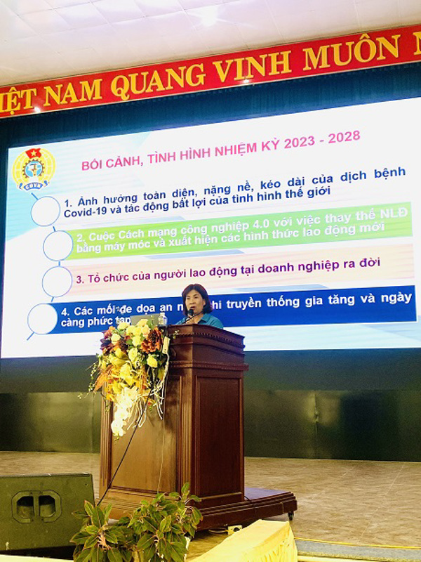 Liên đoàn Lao động huyện Lăk Tổ chức Hội nghị học tập, quán triệt Nghị quyết Đại hội  XI Công đoàn tỉnh và Nghị quyết Đại hội XIII Công đoàn Việt Nam
