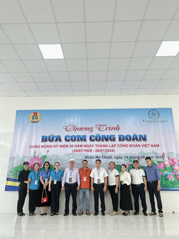 Liên đoàn Lao động Thành phố phối hợp Công đoàn cơ sở Công ty Cổ phần Cà Phê Trung Nguyên tổ chức Chương trình "Bữa cơm Công đoàn" cho đoàn viên, công nhân lao động