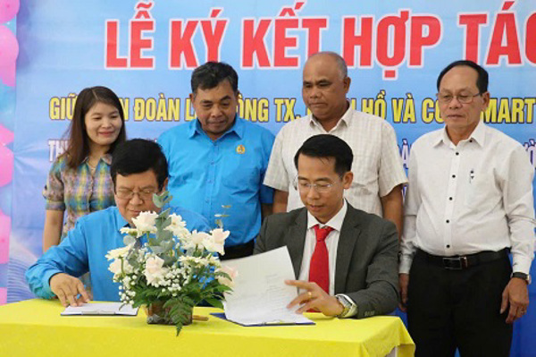 Liên đoàn Lao động thị xã Buôn Hồ ký kết thỏa thuận hợp tác với siêu thị co.op mart Buôn Hồ