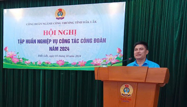 Công đoàn ngành Công Thương tổ chức tập huấn  nghiệp vụ công đoàn cho 70 cán bộ công đoàn cơ sở.