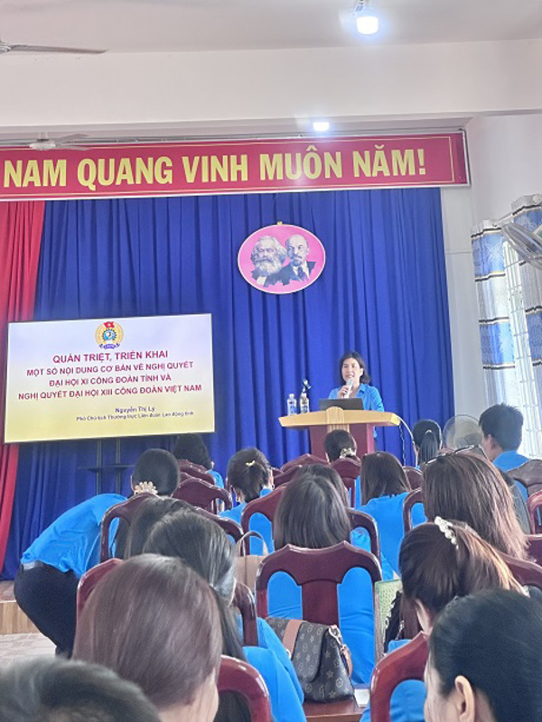 Liên đoàn Lao động huyện Ea Kar tổ chức Hội nghị quán triệt, triển khai Nghị quyết Đại hội XI Công đoàn tỉnh Đắk Lắk, Nghị quyết Đại hội XIII Công đoàn Việt Nam, nhiệm kỳ 2023 – 2028 ; Tổ chức Phát động phong trào thi đua và triển khai nhiệm vụ trọng tâm công tác công đoàn năm 2024 cho Cán bộ Công đoàn cơ sở trực thuộc.
