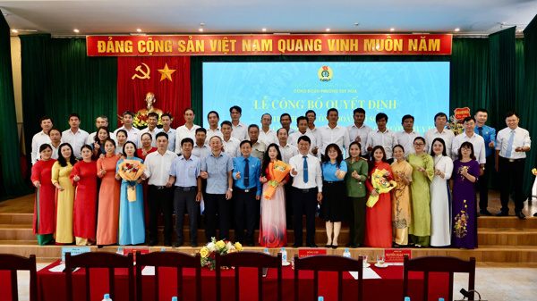 Công đoàn phường Tuy Hòa ra mắt Công đoàn cơ sở và tổ chức chương trình “Bữa cơm công đoàn”
