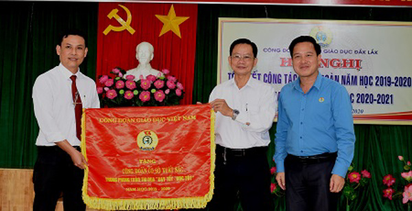 CÔNG ĐOÀN NGÀNH GIÁO DỤC TỈNH TỔNG KẾT CÔNG TÁC CÔNG ĐOÀN NĂM HỌC 2019 -2020