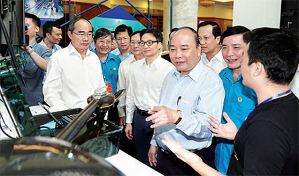 ĐOÀN VIÊN, CNVCLĐ THAM GIA CHƯƠNG TRÌNH &#034;75 NGHÌN SÁNG KIẾN, VƯỢT KHÓ, PHÁT TRIỂN&#034;