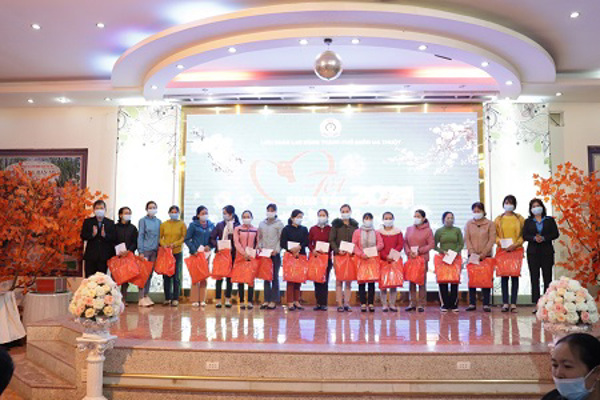 LĐLĐ TP BUÔN MA THUỘT HỖ TRỢ KINH PHÍ XÂY DỰNG 04 NHÀ MÁI ẤM CÔNG ĐOÀN CHO CNLĐ ĐÓN TẾT